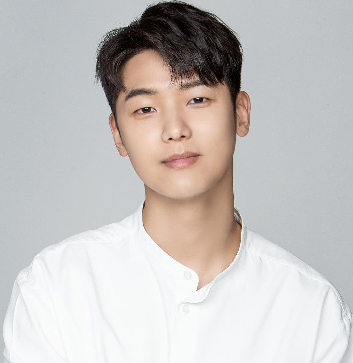 Kang Min Hyuk
